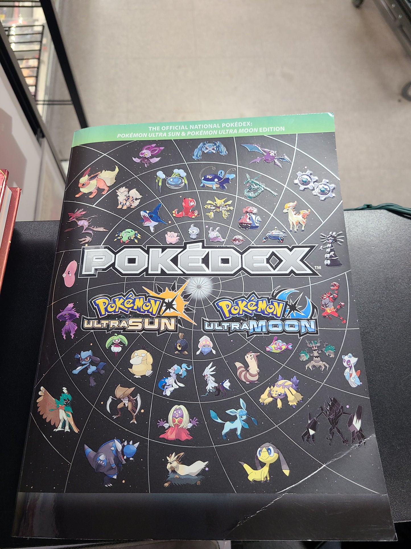 Pokemon Pokedex Ultra Sun and Ultra Moon Guidebook - Nintendo Accessories