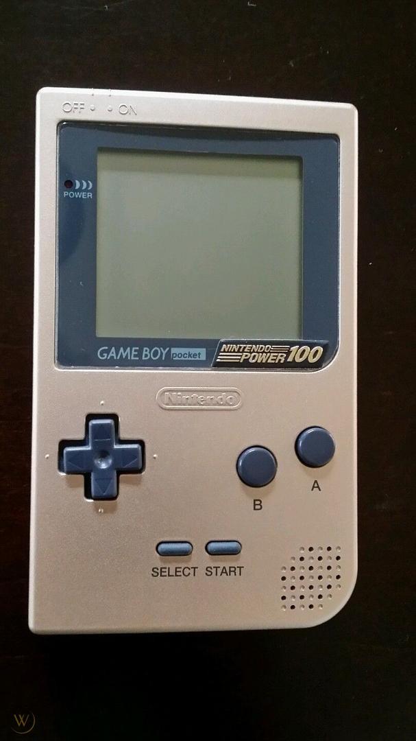 Gold Nintendo Power 100 Gameboy Pocket - Game Boy