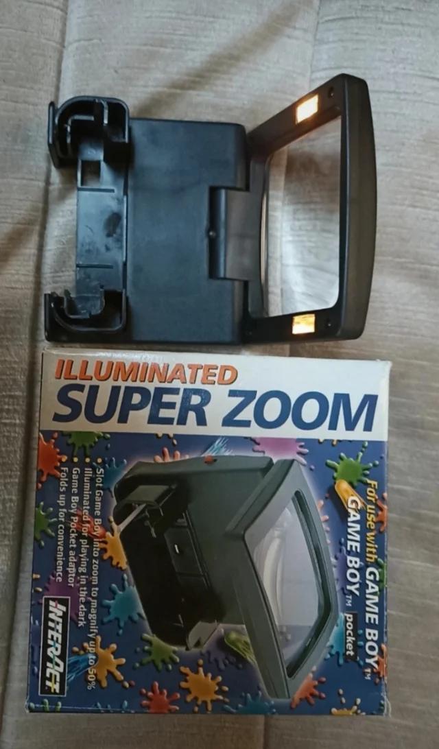 Illuminated Super Zoom - Game Boy