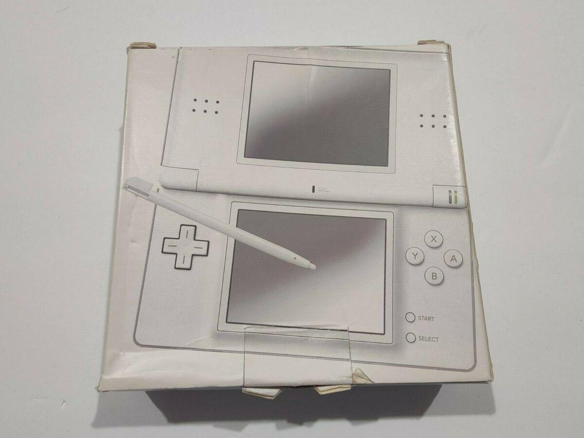 Crystal White Nintendo DS Lite - Nintendo DS