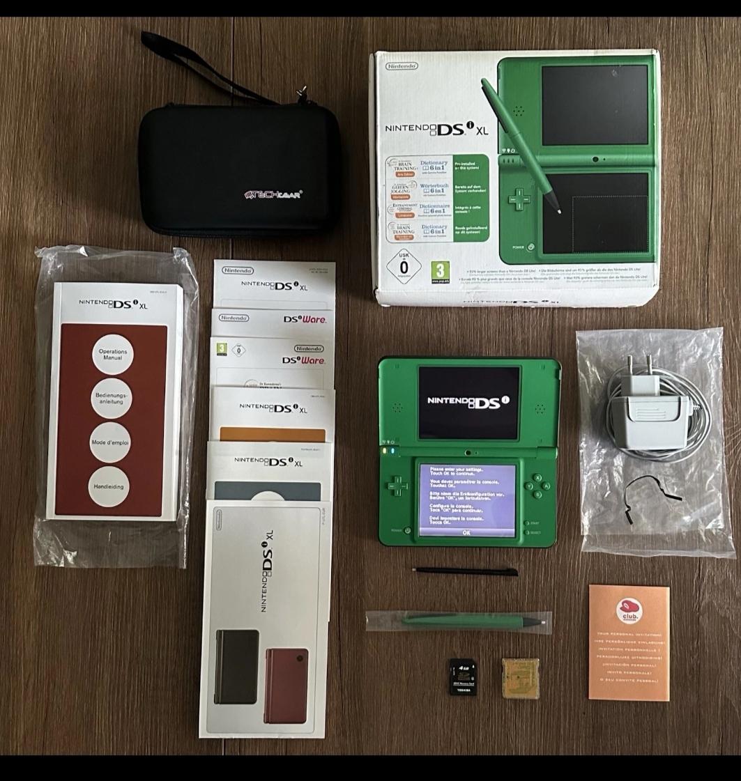 Nintendo DSi XL Green Console - PAL Console [Import]