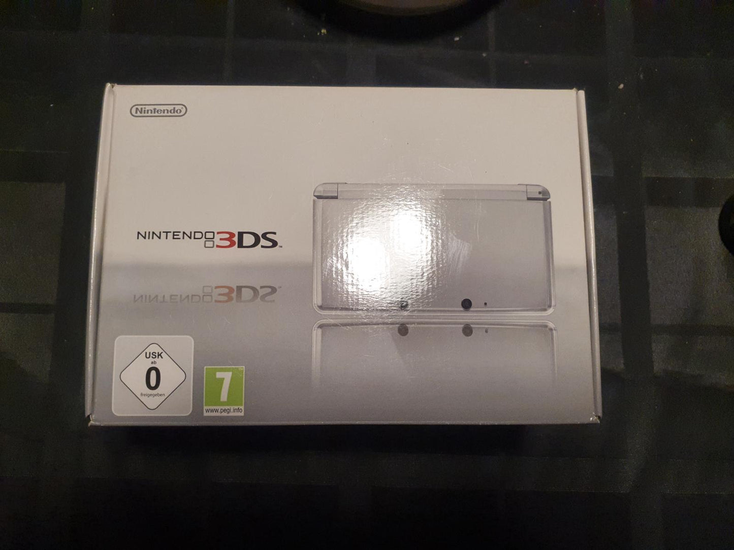 Nintendo 3DS White - Nintendo DS